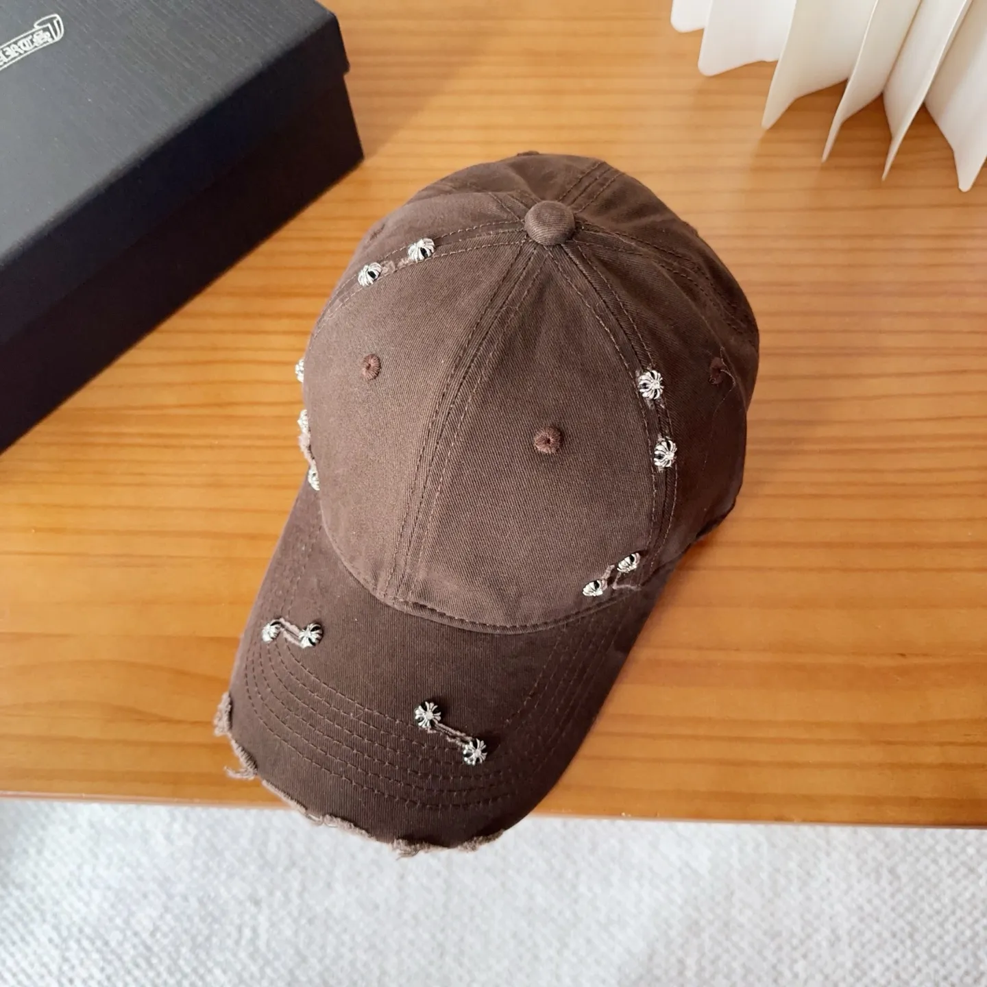 🉐️120 Chrome Hearts 💓Early autumn Korean style fashion retro distressed hole hat worn design versatile baseball cap peaked cap